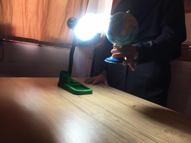 آزمایش پیدایش روز و شب علوم دوم دبستان آبان 98