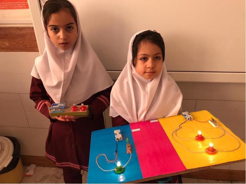 ساخت مدار الکتریکی متوالی و موازی چهارم دبستان آذر98