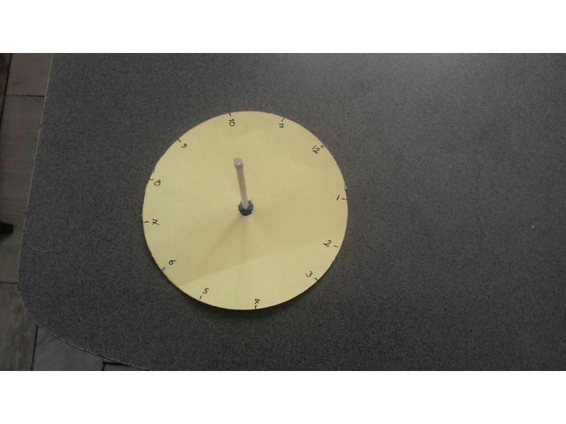 ساخت ساعت آفتابی توسط دانش آموزان پایه پنجم